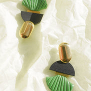 Contrast in Scallop and Black