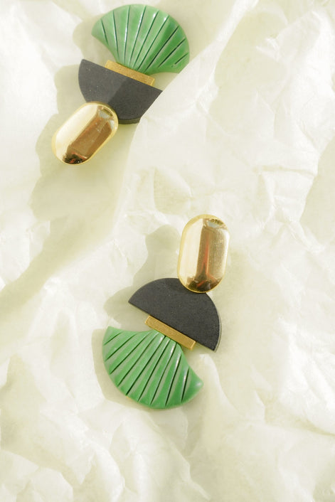 Contrast in Scallop and Black