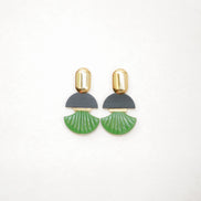 Contrast in Scallop and Black