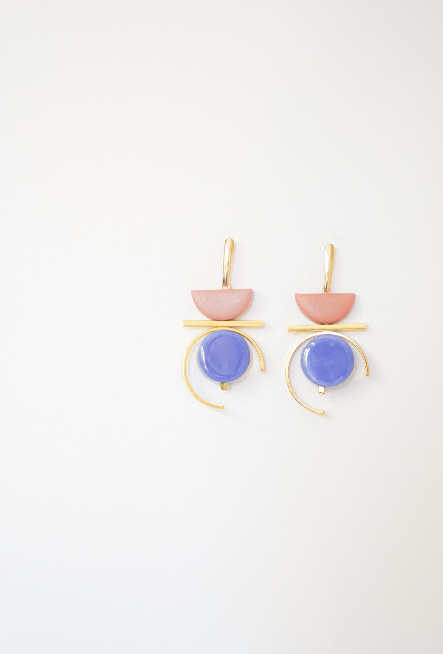 contrast in Nila and Dusty Rose