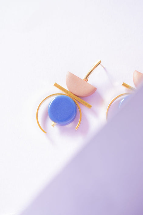 contrast in Nila and Dusty Rose