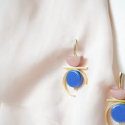 contrast in Nila and Dusty Rose