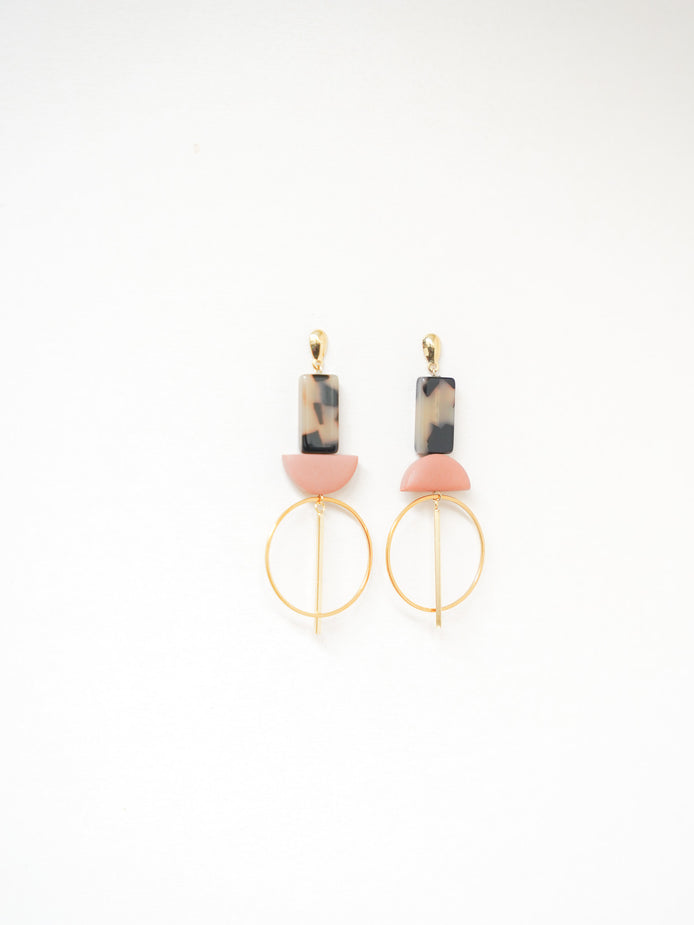 Geometric Dangles