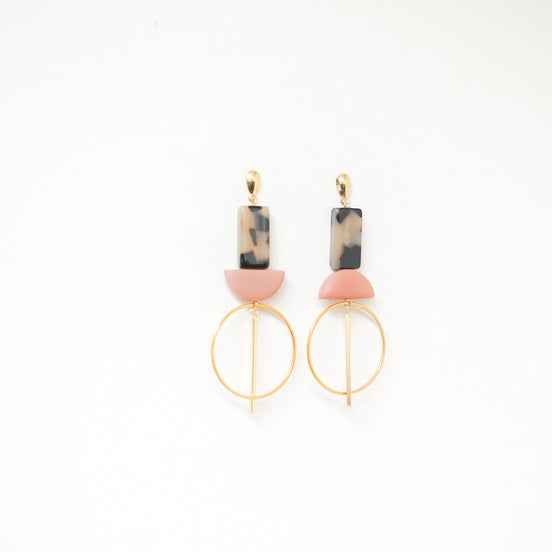 Geometric Dangles