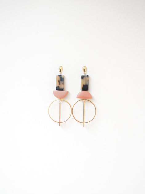 Geometric Dangles