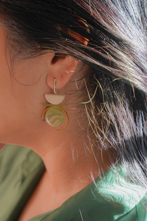 contrast in Green Marble and Cream