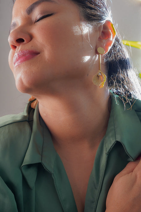Dangling Flower Earrings