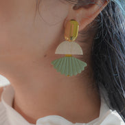 Contrast in Scallop Matcha and Cream