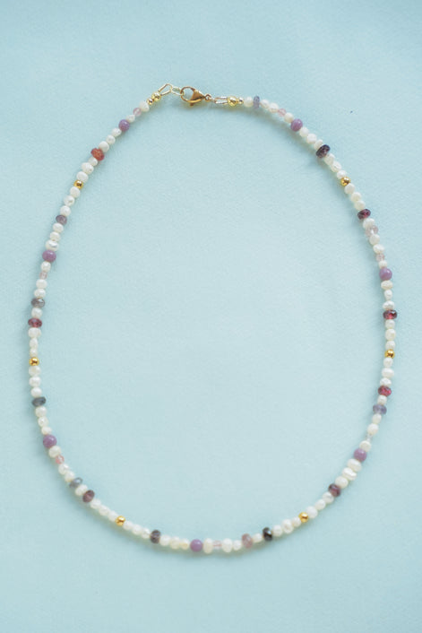 Perlenkette „Hauch von Flieder“