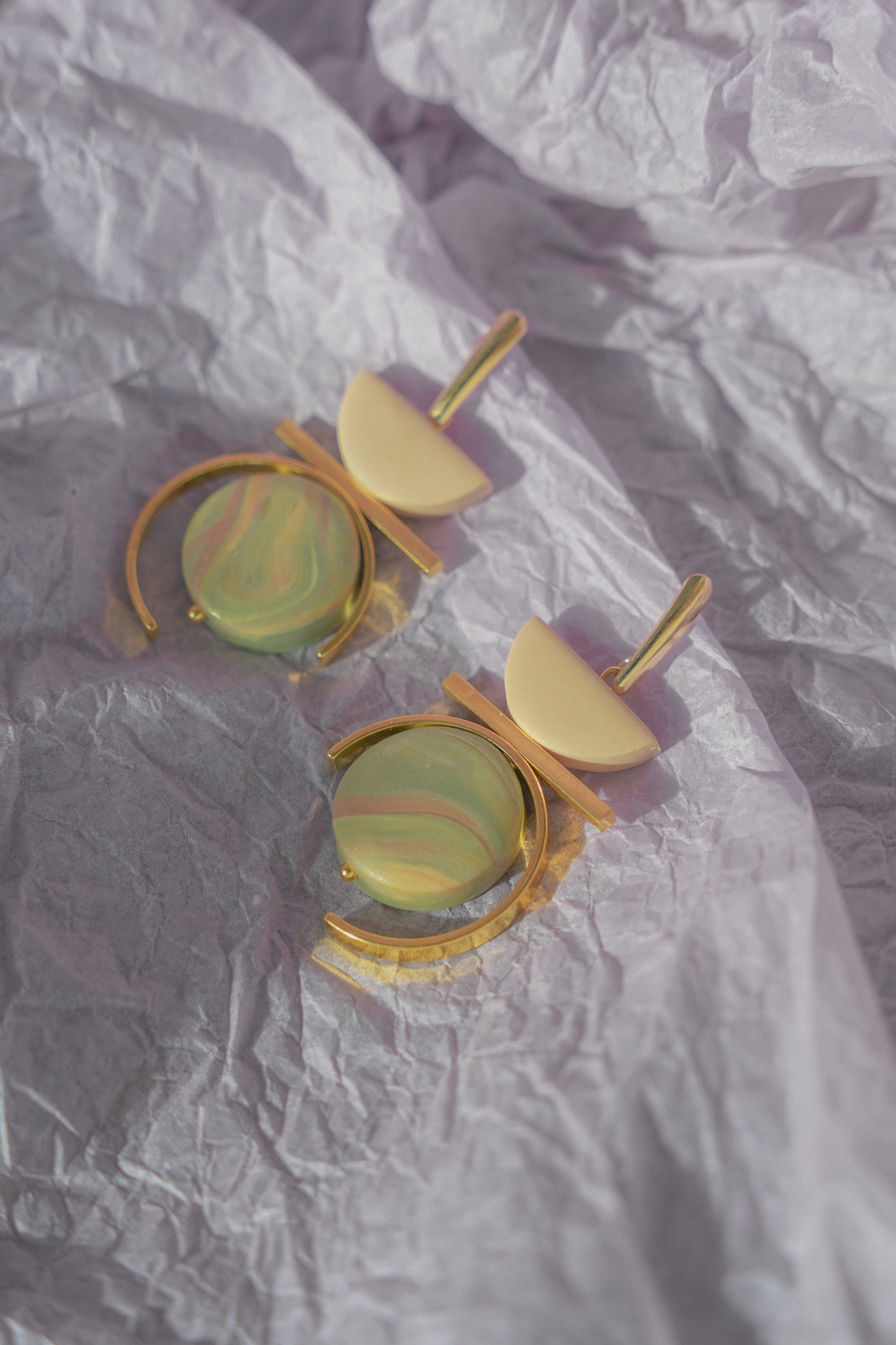 contrast in Green Marble and Cream