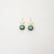 contrast in dark Emerald and Cream