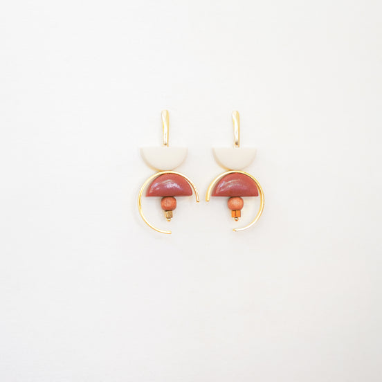 contrast in Rust and Cream