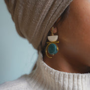 contrast in dark Emerald and Cream