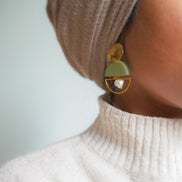 The Contrast Olive Drop