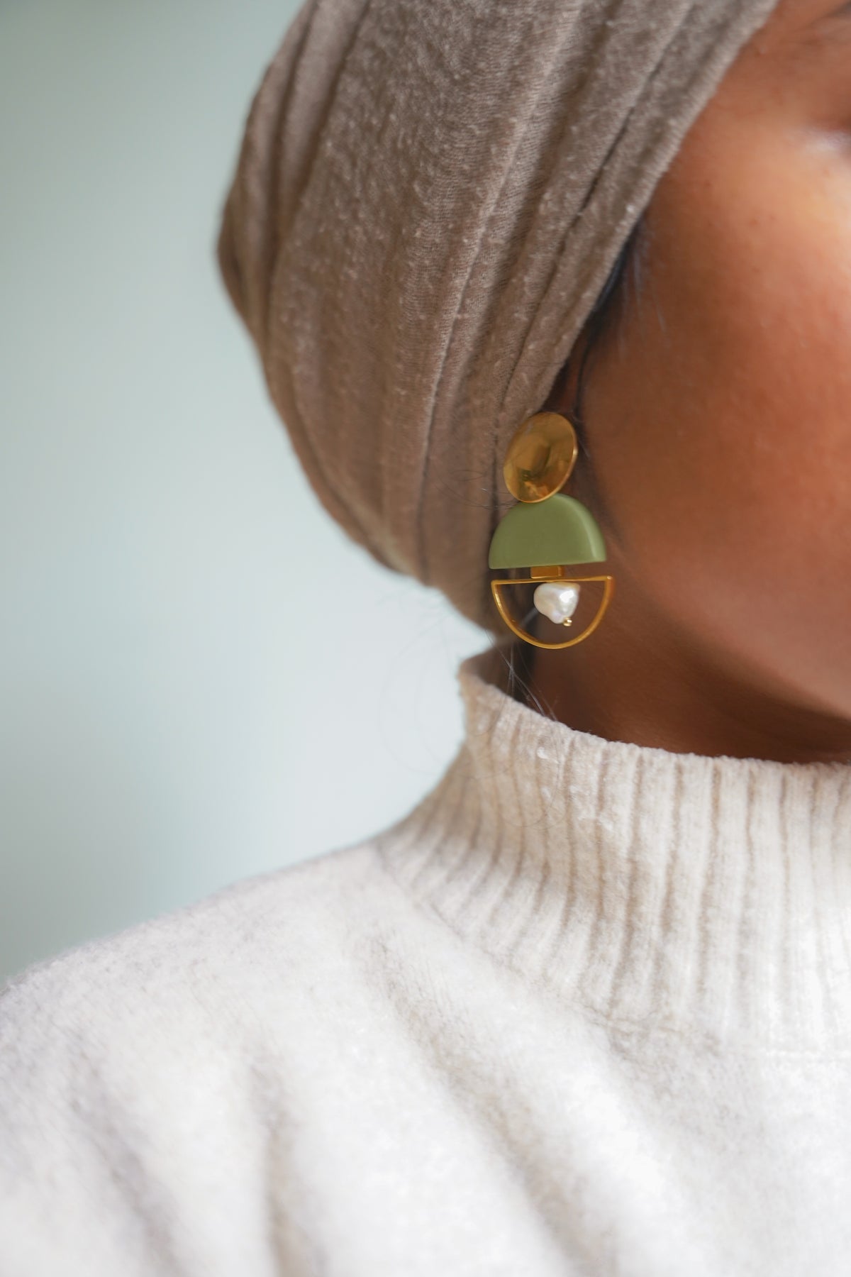 The Contrast Olive Drop