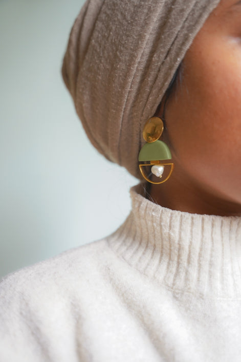 The Contrast Olive Drop