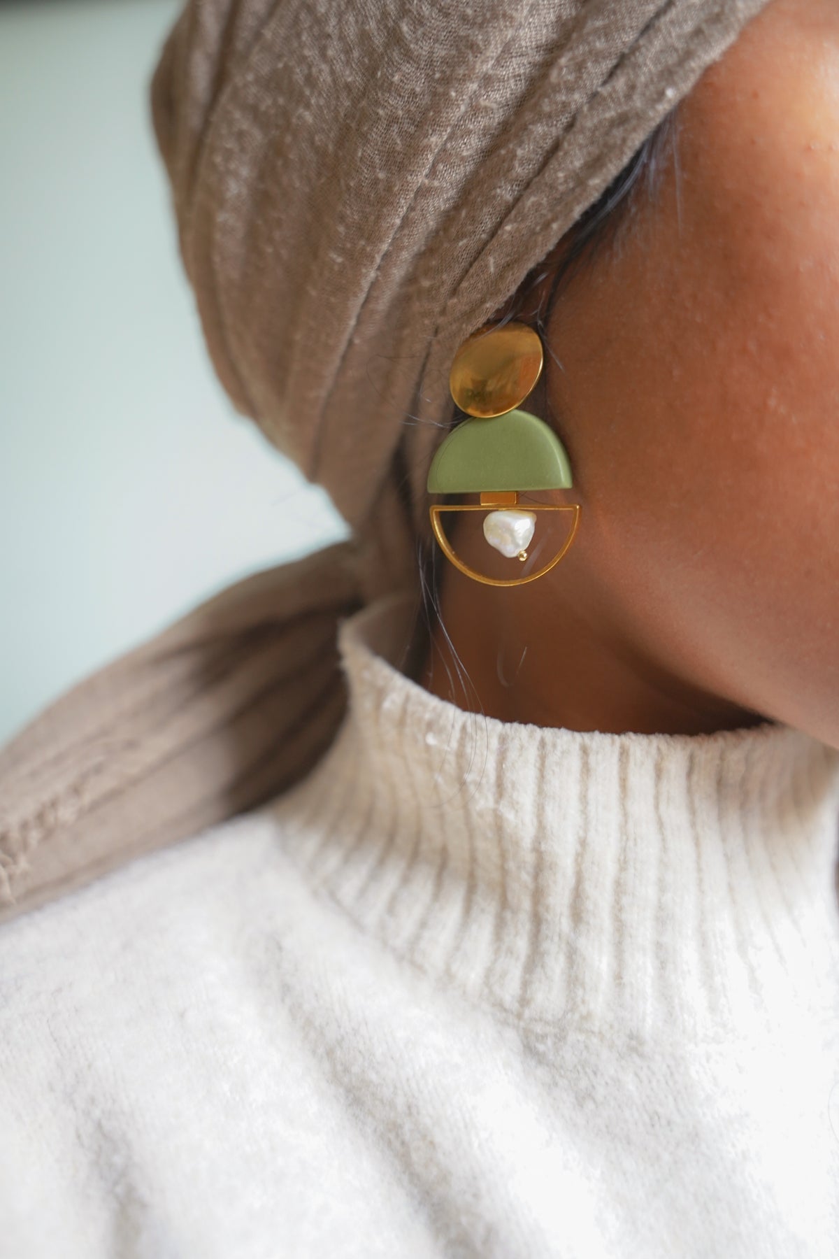 The Contrast Olive Drop
