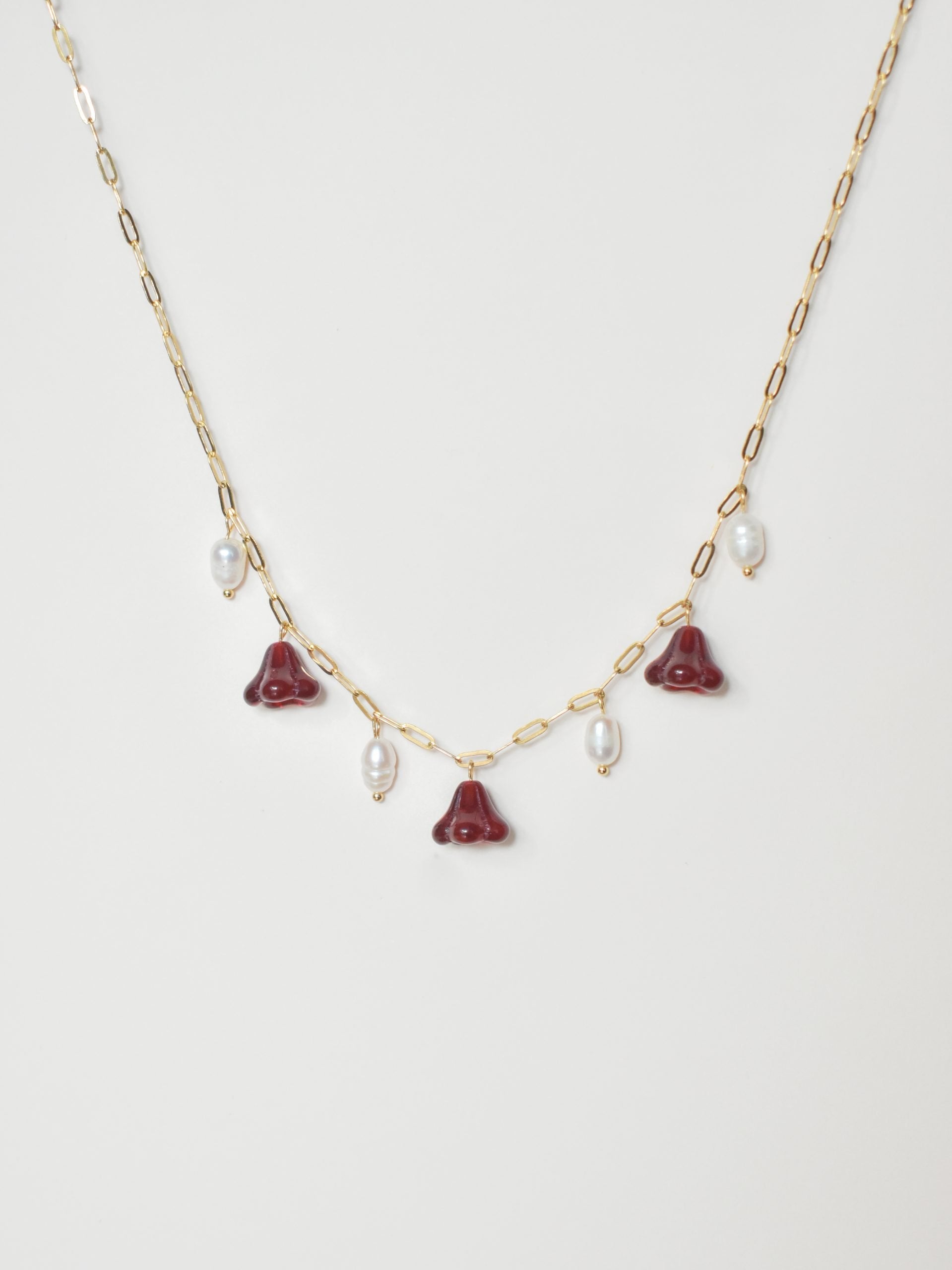 Sangria Flower Pearl Necklace