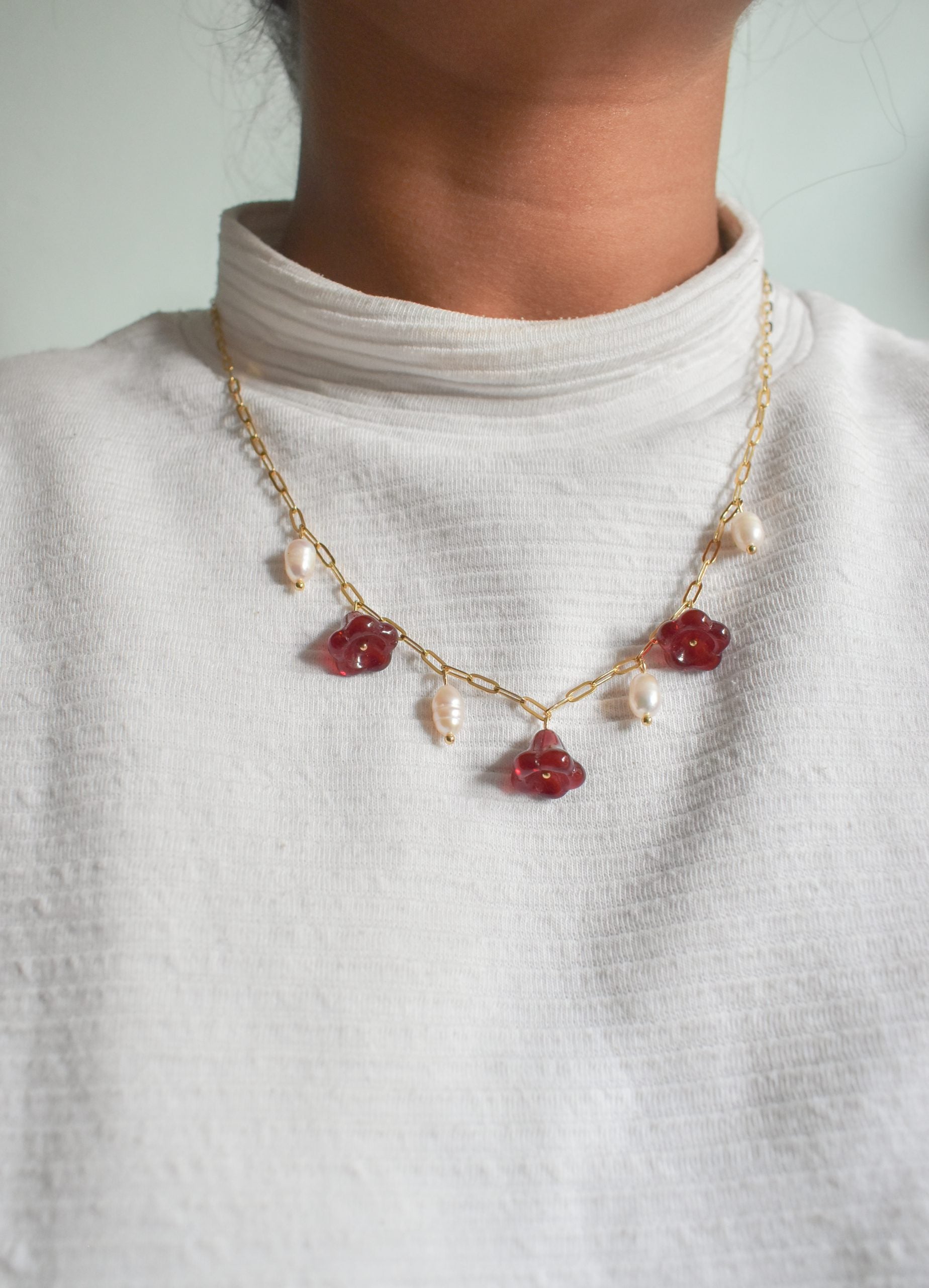 Sangria Flower Pearl Necklace