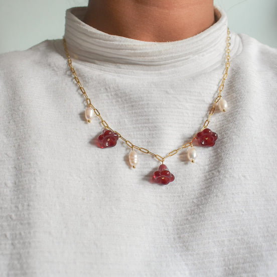 Sangria Flower Pearl Necklace