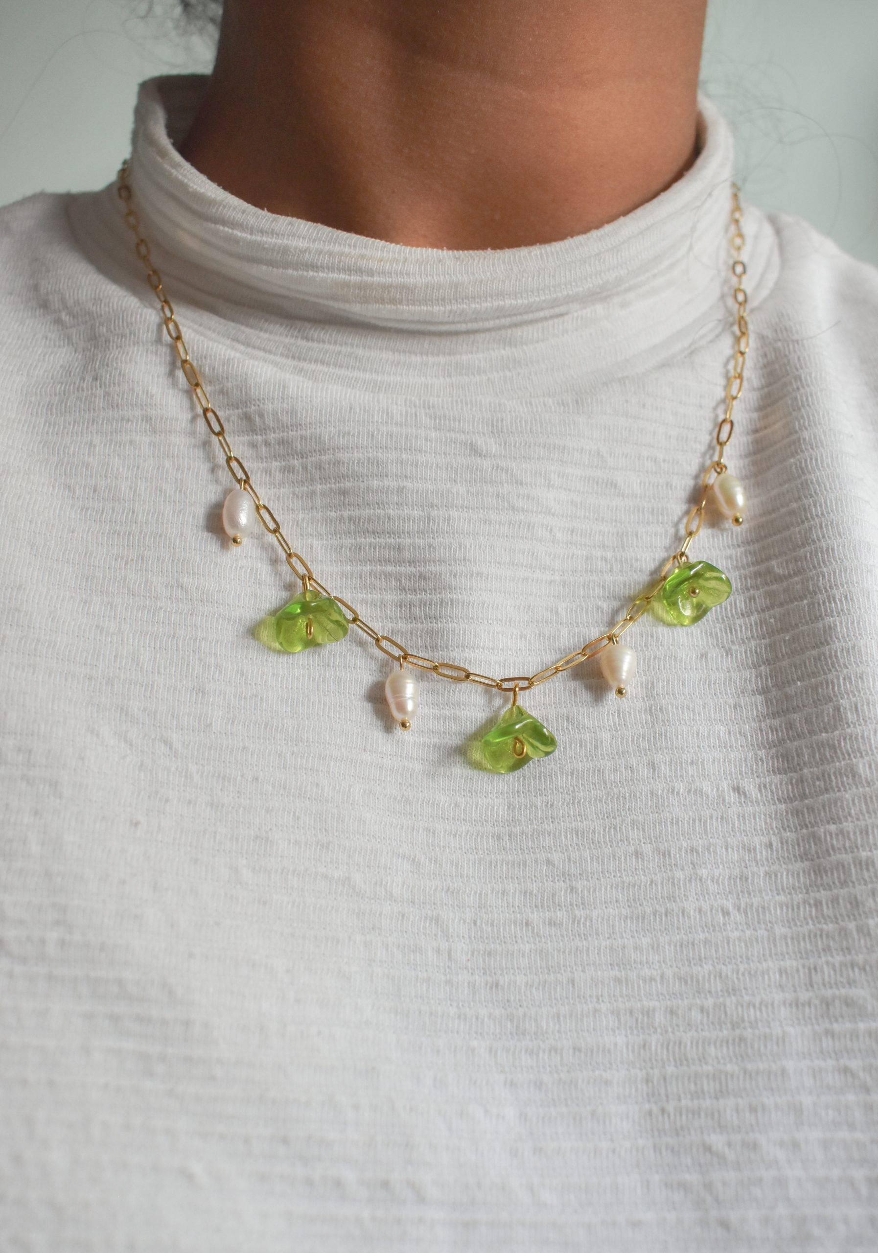 Green Flower Pearl Necklace