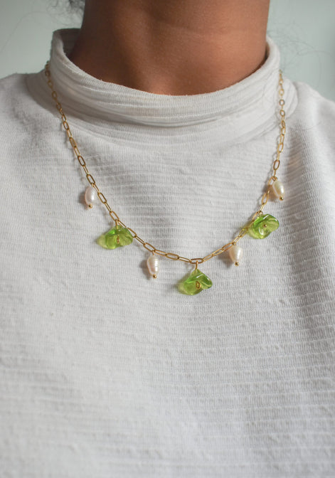 Green Flower Pearl Necklace